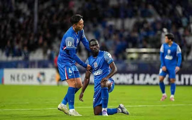 包含亚冠倒计时;法兰克福赛前回应争议;细节引发关注;球迷炸锅;训练强度明显提升的词条 包含亚冠倒计时;法兰克福赛前回应争议;细节引发关注;球迷炸锅;训练强度明显提升的词条