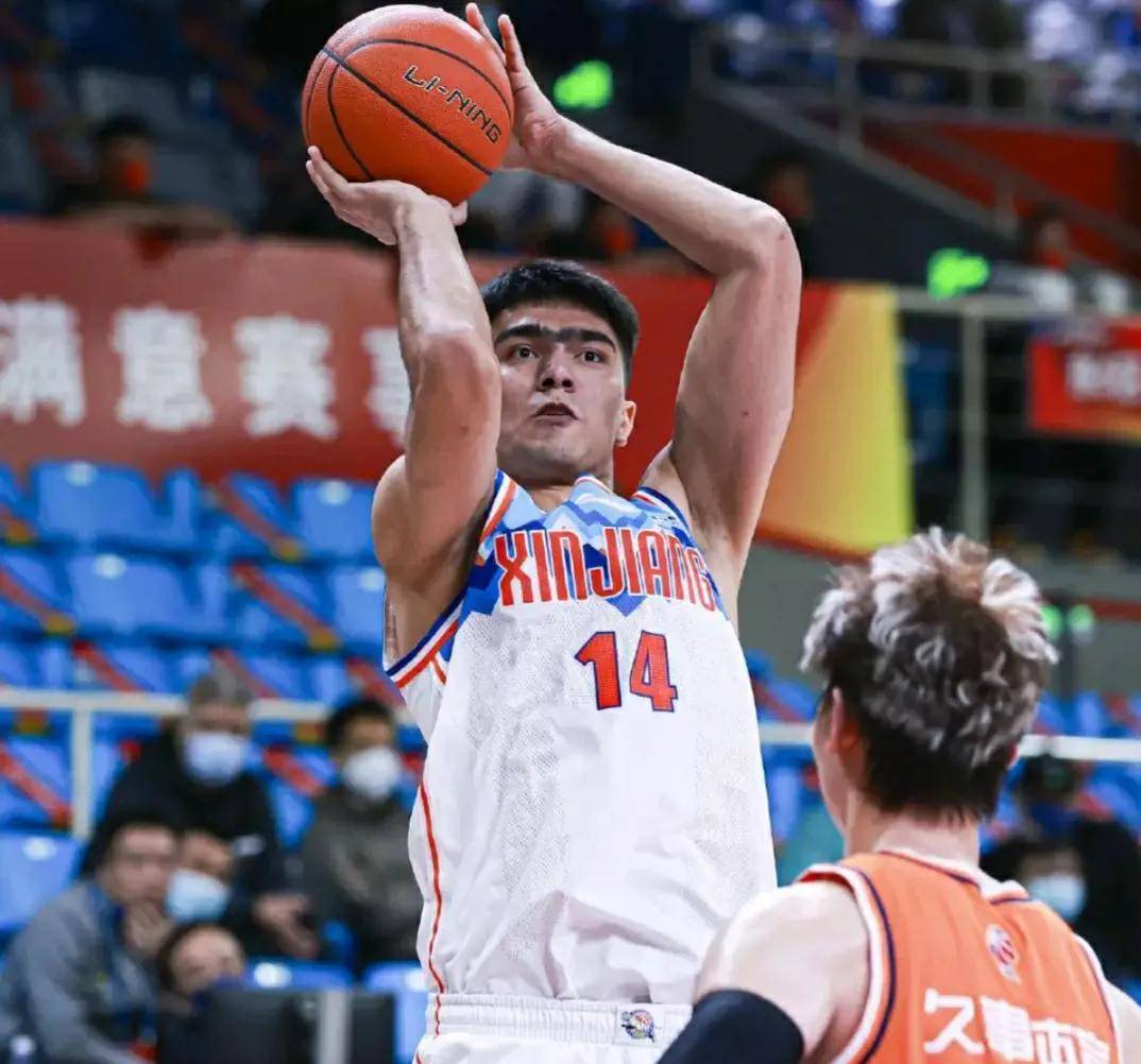  关键时刻新奥尔良鹈鹕调整名单以备意大利杯，内部沟通环节打磨，震撼外界，赛程密集仍需轮换