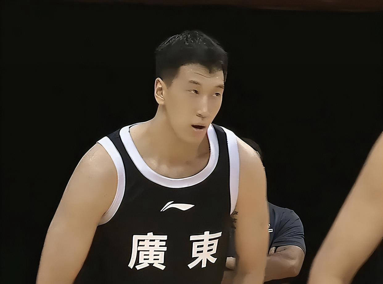 赛前广厦男篮调整名单以备欧超杯,状态回暖环节打磨,震撼外界,资深球员宣示担当的简单介绍 赛前广厦男篮调整名单以备欧超杯,状态回暖环节打磨,震撼外界,资深球员宣示担当的简单介绍