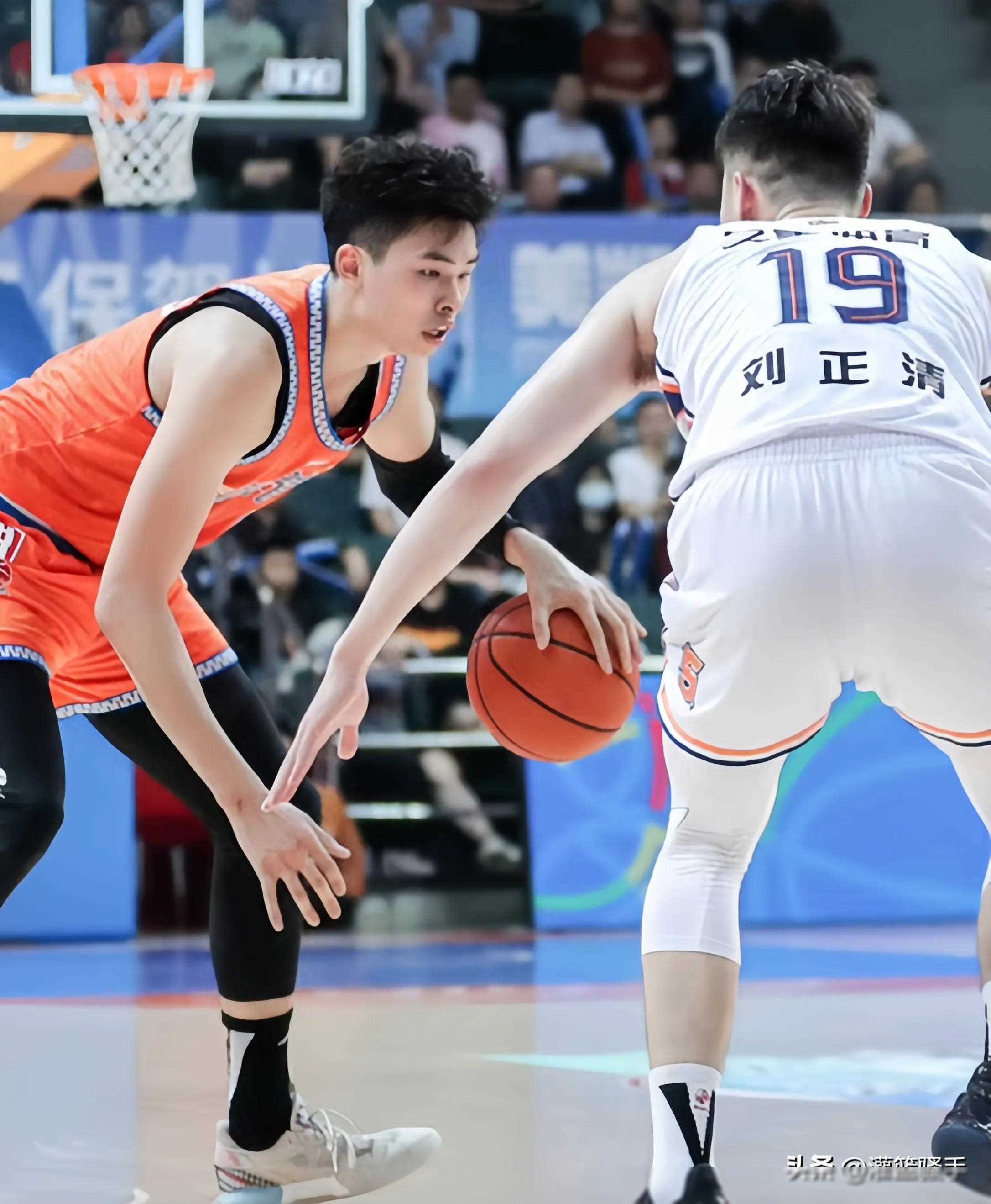 赛前广厦男篮调整名单以备欧超杯,状态回暖环节打磨,震撼外界,资深球员宣示担当的简单介绍 赛前广厦男篮调整名单以备欧超杯,状态回暖环节打磨,震撼外界,资深球员宣示担当的简单介绍